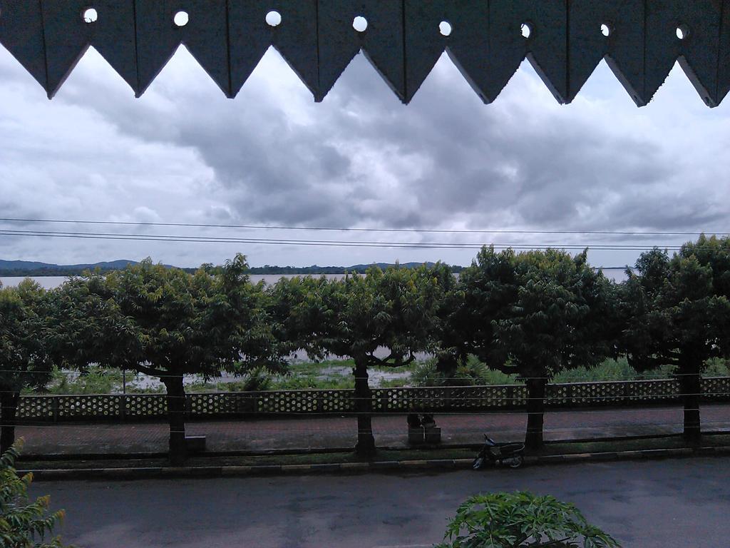 บรีซ เกสท์เฮาส์ Hotel Maulmyine ห้อง รูปภาพ