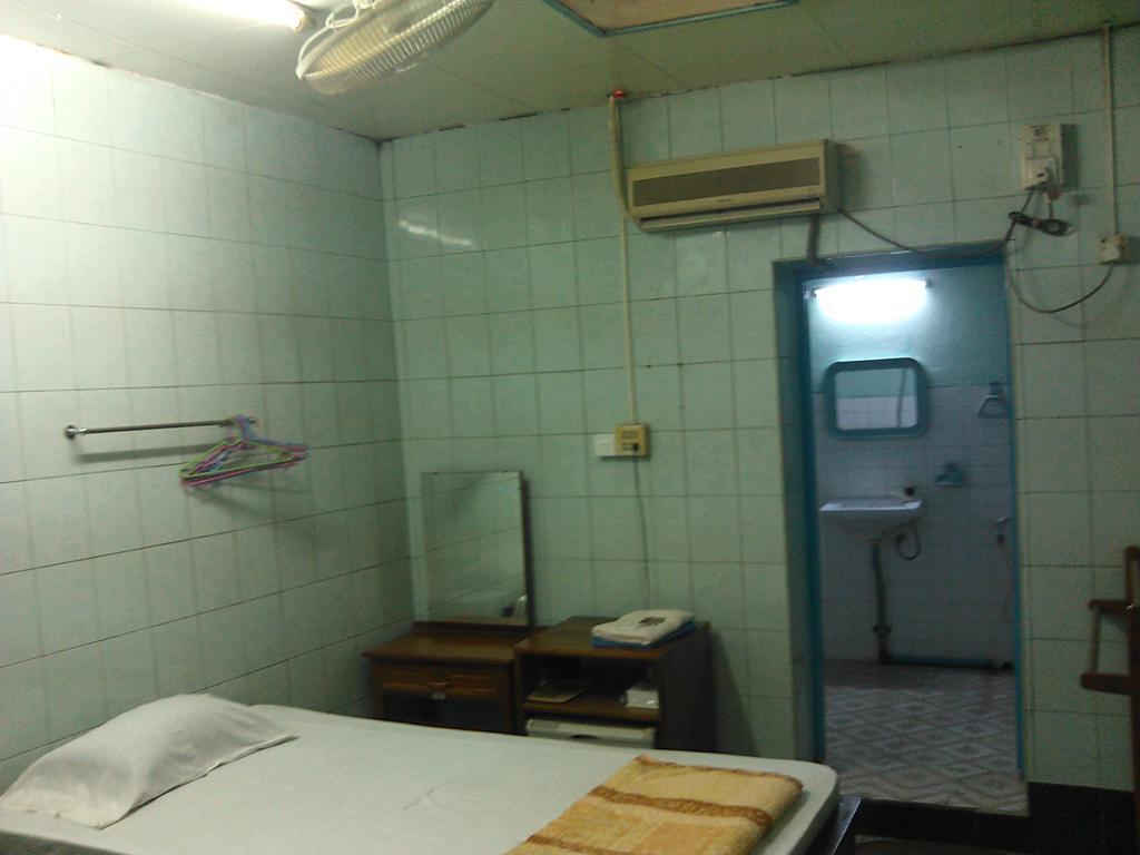 บรีซ เกสท์เฮาส์ Hotel Maulmyine ห้อง รูปภาพ