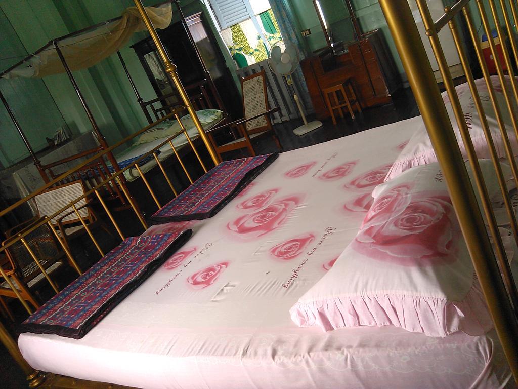 บรีซ เกสท์เฮาส์ Hotel Maulmyine ห้อง รูปภาพ