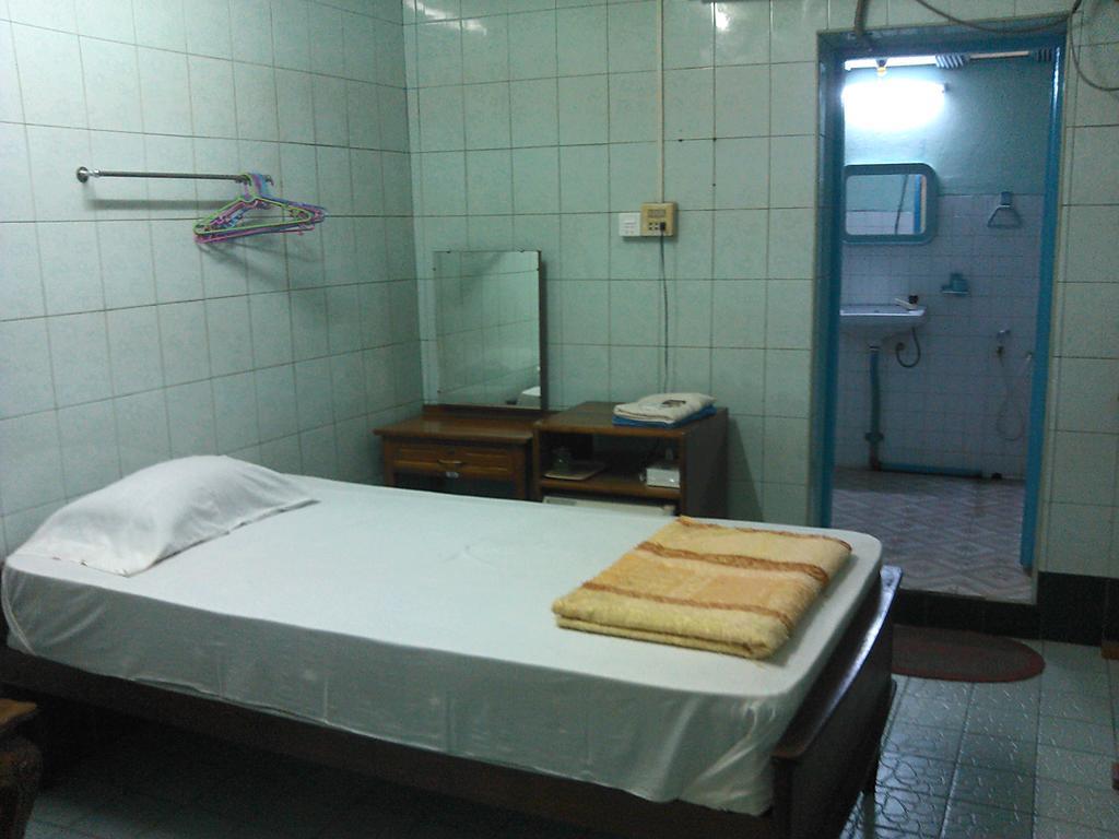บรีซ เกสท์เฮาส์ Hotel Maulmyine ห้อง รูปภาพ