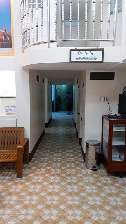 บรีซ เกสท์เฮาส์ Hotel Maulmyine ภายนอก รูปภาพ