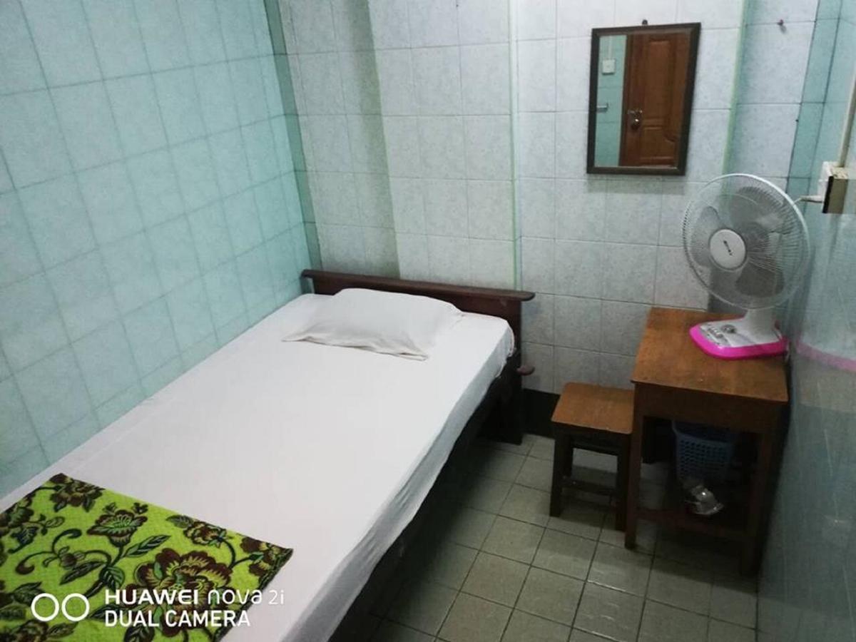 บรีซ เกสท์เฮาส์ Hotel Maulmyine ภายนอก รูปภาพ