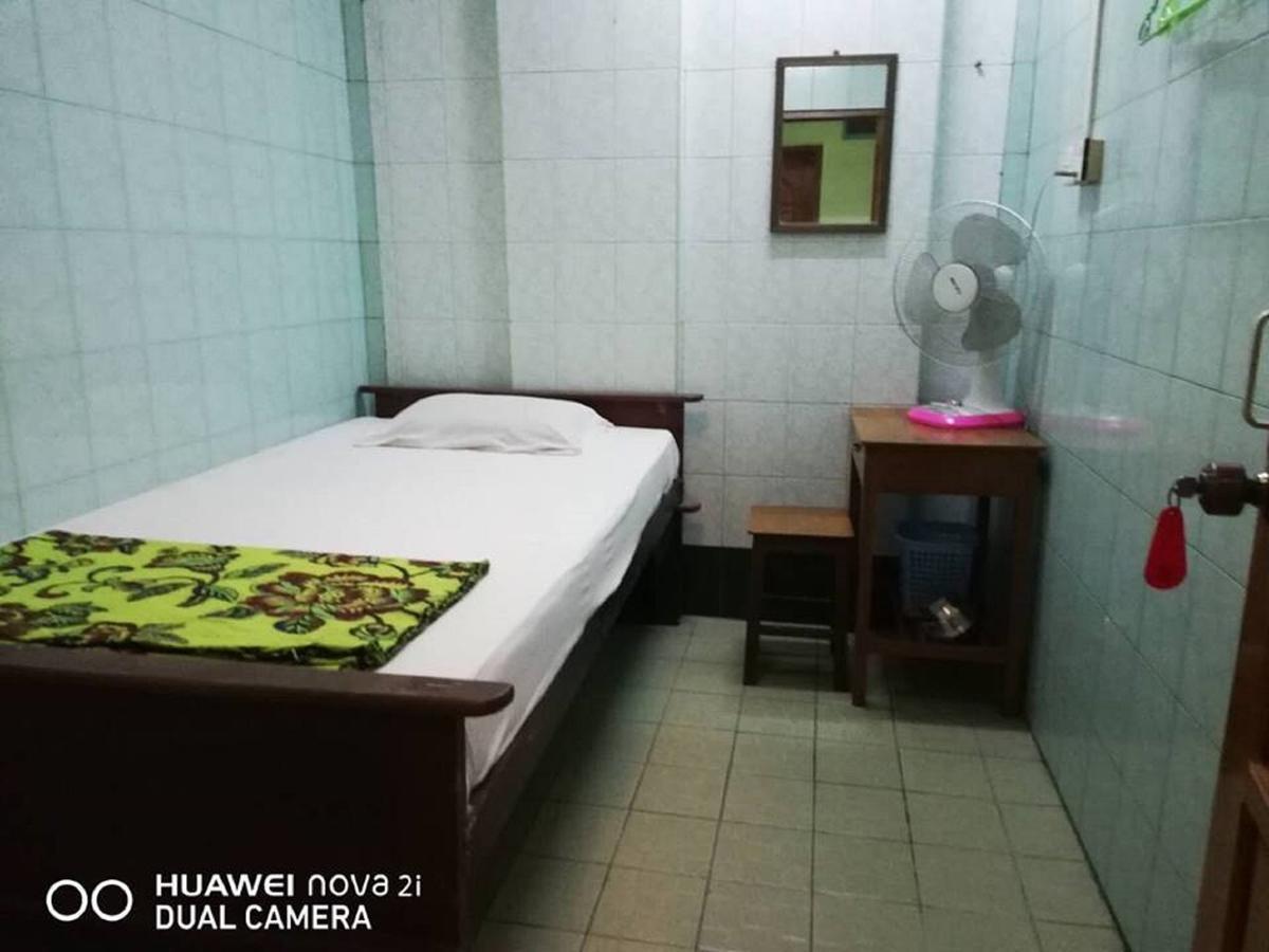 บรีซ เกสท์เฮาส์ Hotel Maulmyine ภายนอก รูปภาพ
